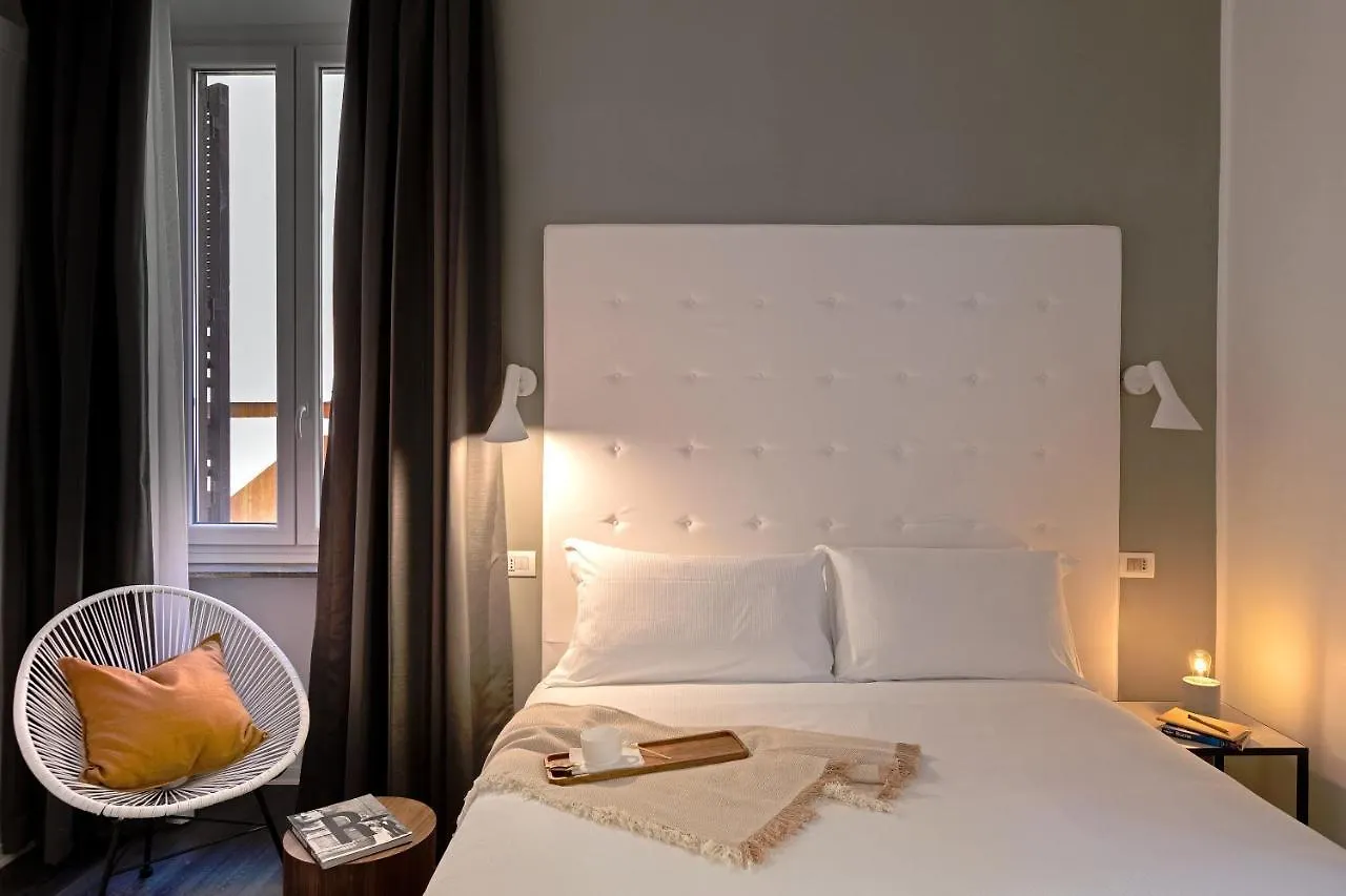 N - Space Modern Guestrooms Roma Konukevi