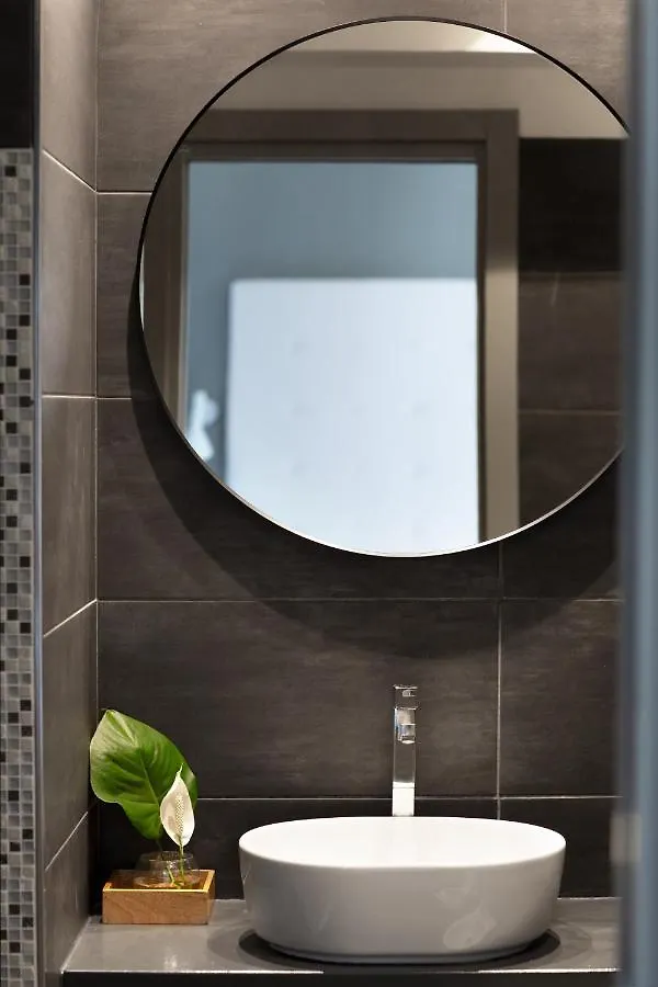 N - Space Modern Guestrooms Roma İtalya